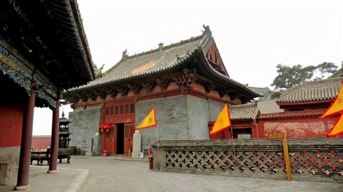 明应王殿#山西广胜寺的明应王殿内,有一个《尚食图》,里面竟有“土冰箱”