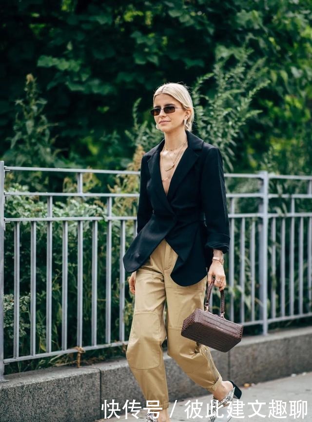 时髦|适合冬天穿的4条长裤!时髦又好看,还很显腿长