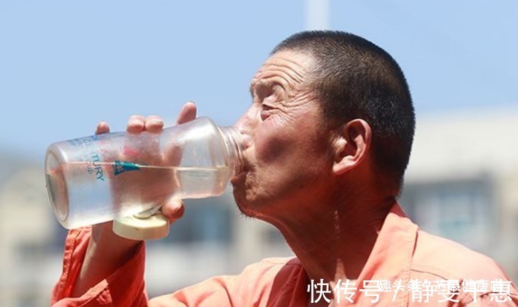 喝水|世界上最有效的“长寿药”,还是免费的,我们每天都喝却经常犯错