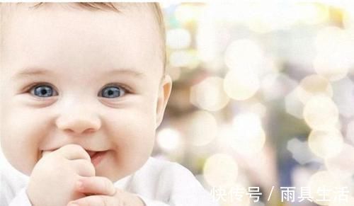 喂养|为什么宝宝吃奶粉,会比吃母乳长得更壮呢?看完就知道原因在哪里