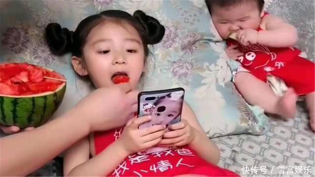 孩子|女儿是''小情人'',儿子是''意外''网友调侃无比心疼儿子