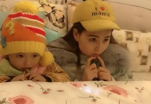 我们这一代|比爸爸带娃更不放心的是小姨,越欺负越亲近,他人模仿不来