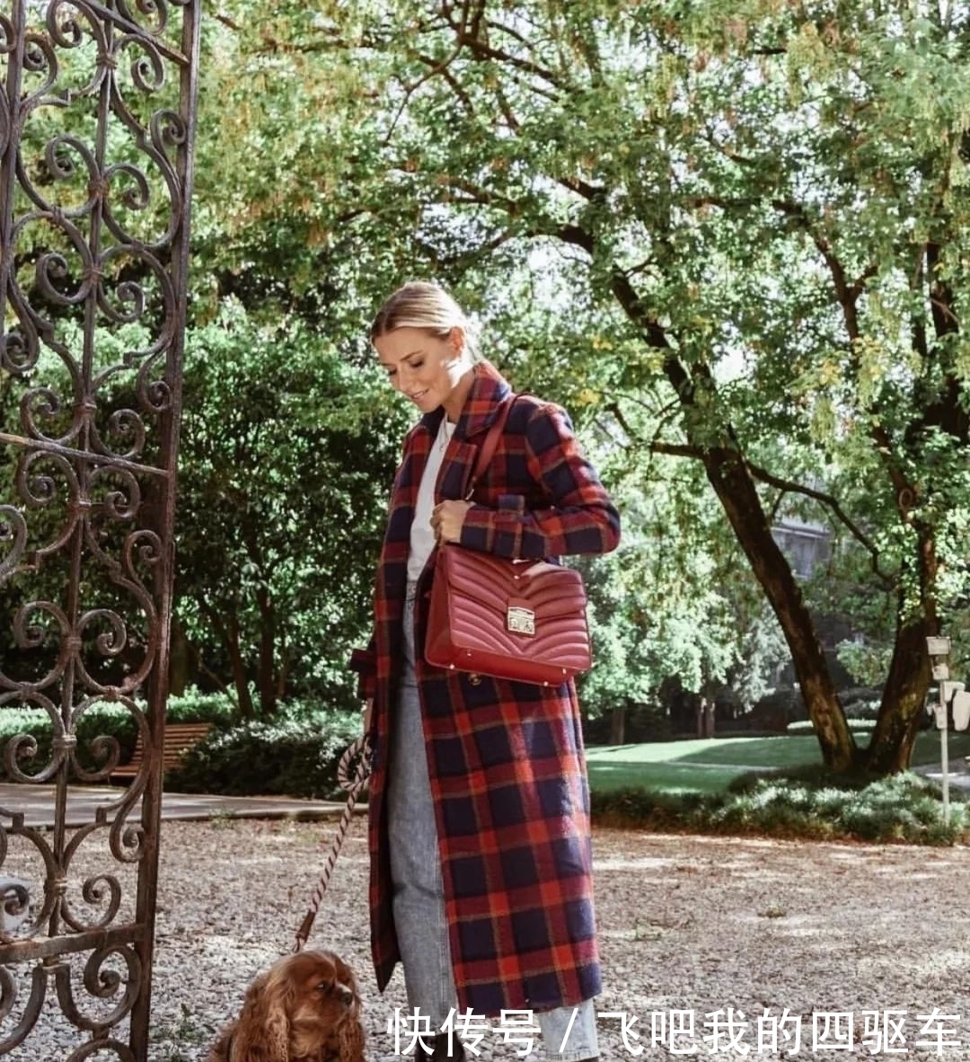 开工大吉高级穿搭!长款格纹大衣+阔腿裤霸气抢镜,帅得不可方物