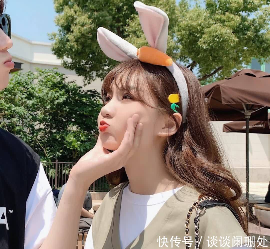 男生|男生戴小皮筋说明已脱单,那女生呢?三个特征出卖了她