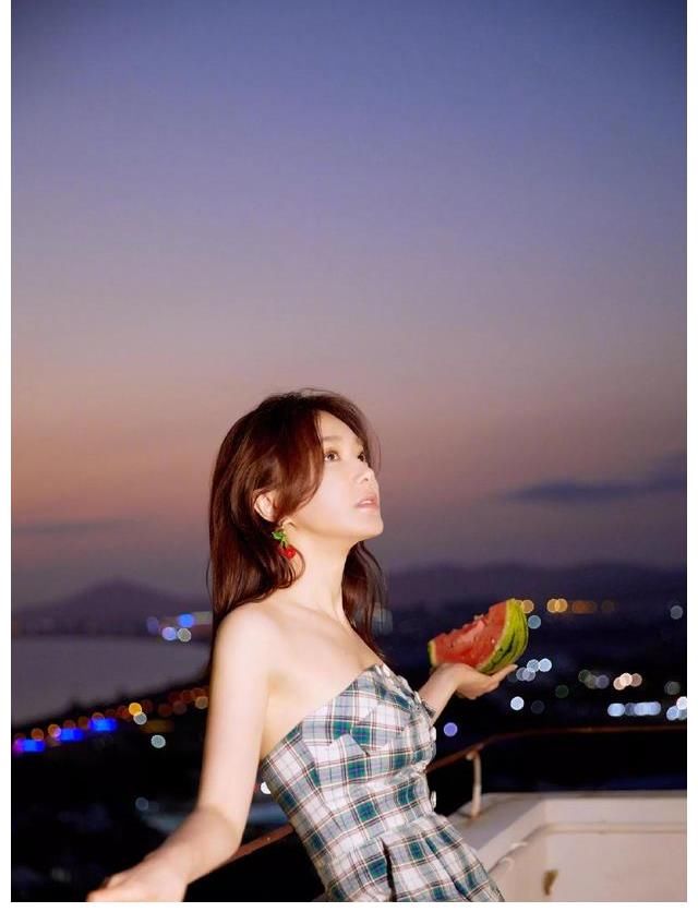 夜空|秦岚的这组西瓜夜空照原来这么美