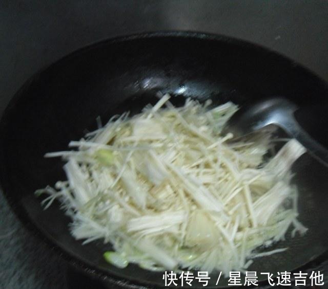 美食天下|金针菇炒油麦菜,简单快手,清香味美!