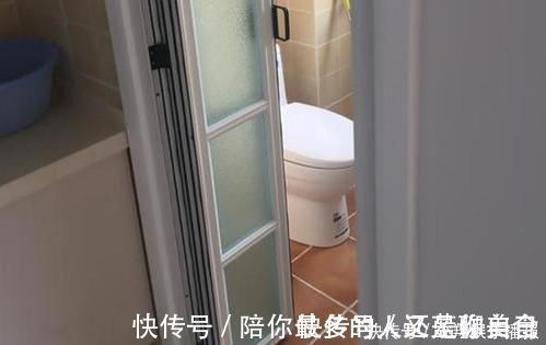平开门|卫生间万万不要装平开门，聪明人都懂用这种门代替，实用又好看