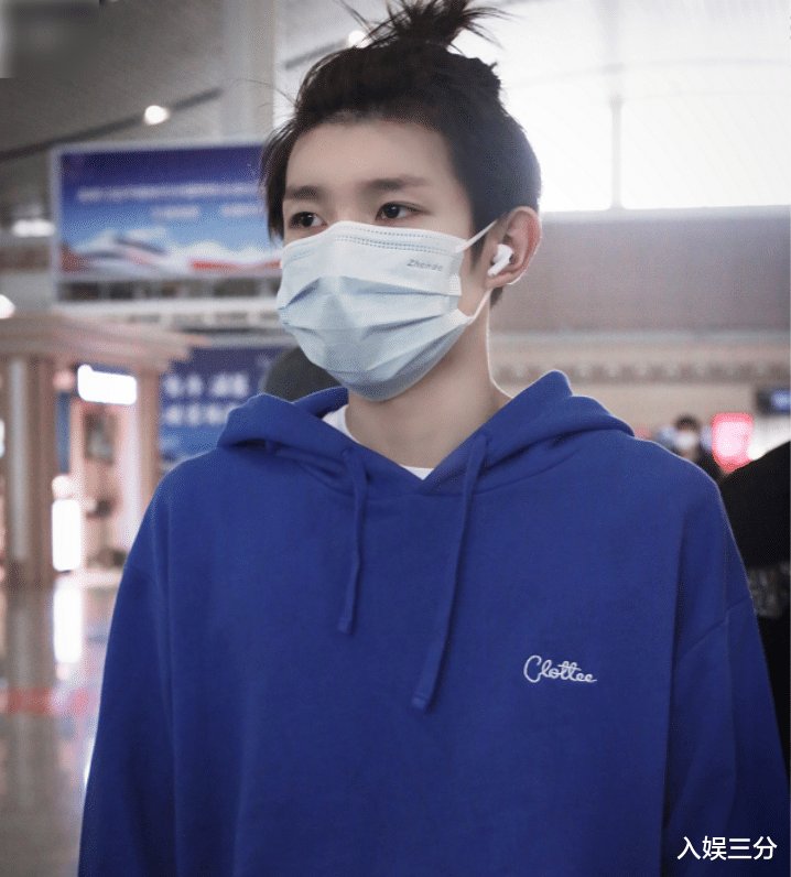 《谁是宝藏歌手》刚播，王源转身又录别的新综，就连发型都很惹眼