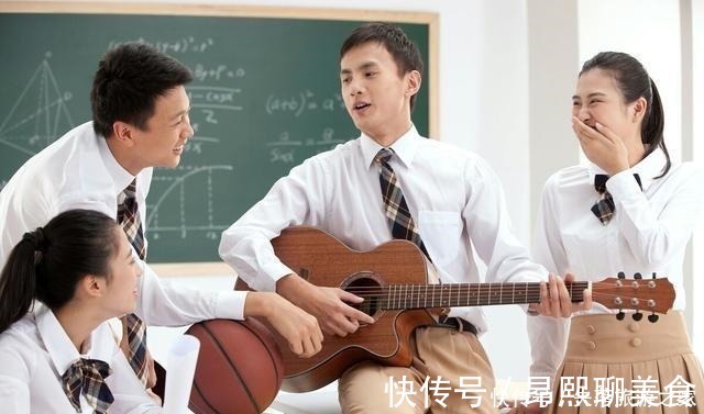 男孩子|男孩进入青春期，生理心理都发生极大变化，这5件事家长要早做好