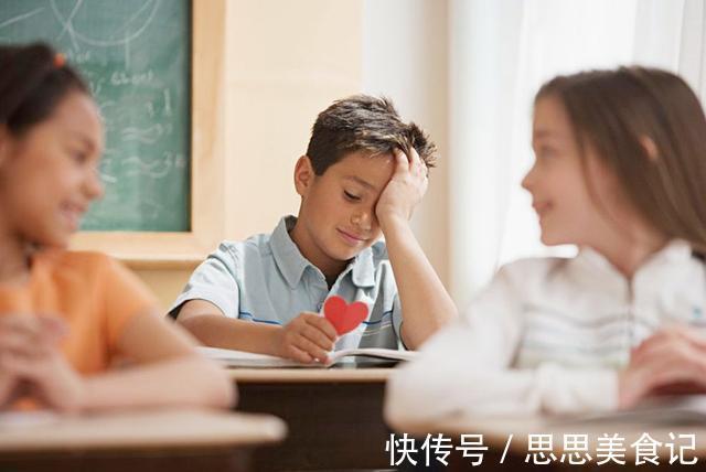 宝妈|孩子跟谁睡就和谁亲？研究表明：问题不在于人，关键看这黄金时期