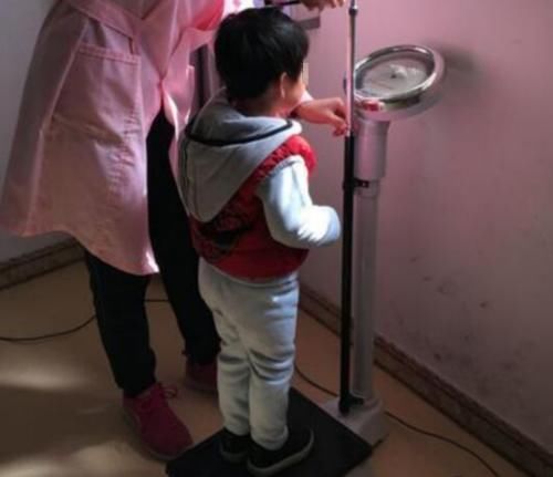 脾胃|“偷走”孩子身高的2种调料,医生:多数父母喜欢喂
