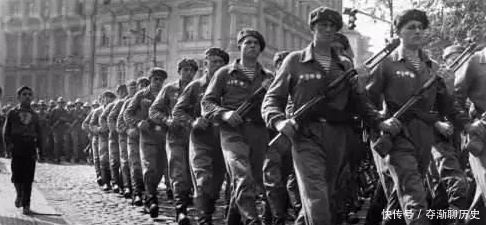 回去|三十万精锐部队奉命撤退回国，走了5年，回去发现国没了