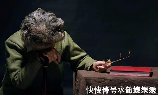 孩子|“比起有出息,宁愿让孩子啃老”,老人的话很扎心,却是父母心声