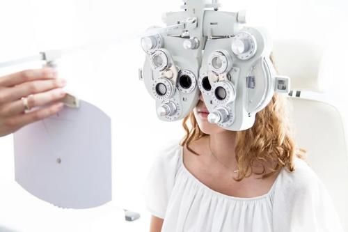  网上配眼镜靠谱吗？配镜时有什么要注意？