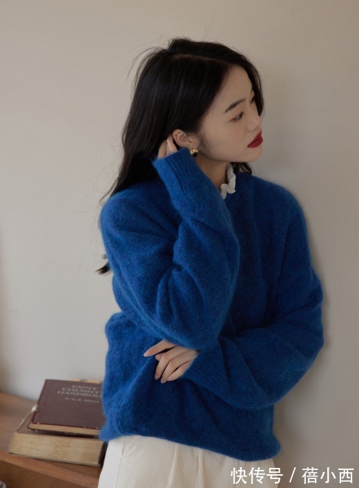 小姐姐|谁说“奶奶衫”很老气?那是你不会搭,这些时髦搭配思路一定要学