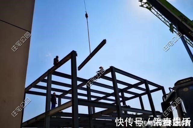 发朋友圈|刘女士用重钢结构打造中式农村小院，工人师傅纷纷拍照发朋友圈！