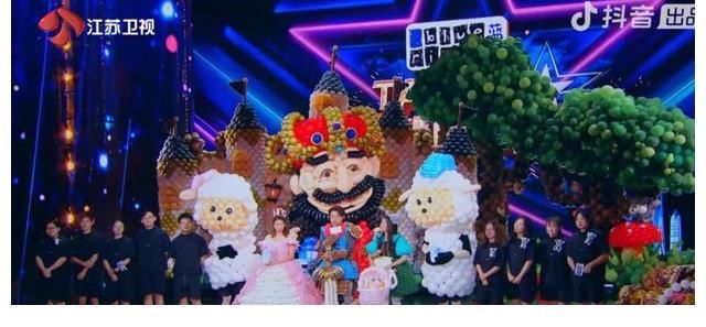 《点赞！达人秀》评委各不同，谢霆锋严格犀利，邓紫棋聪明救场