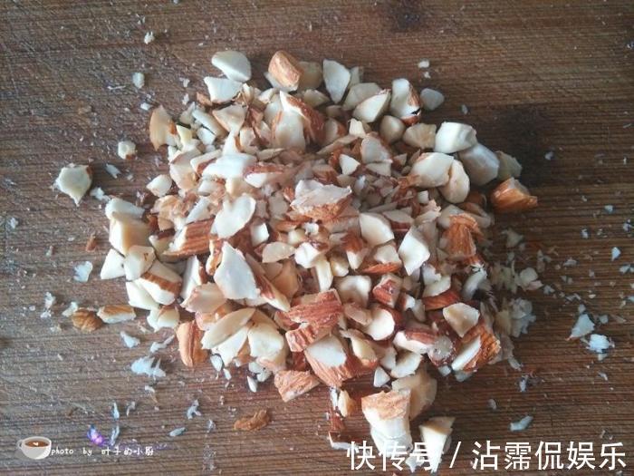 南瓜吃了几十年，第一次如此做，比蛋糕好吃10倍！女儿打100分！