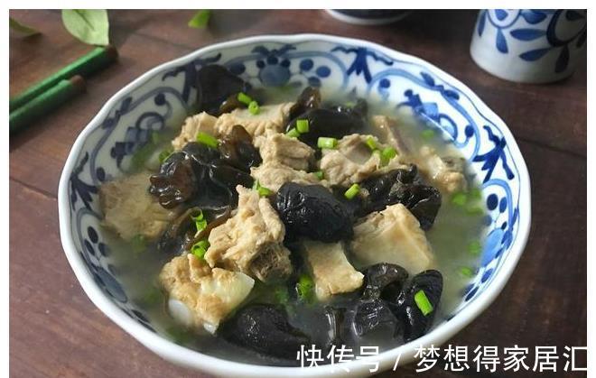 腌笃鲜|晚餐这菜，是江南人家餐桌上百吃不厌的一道菜，咸鲜入味，营养好