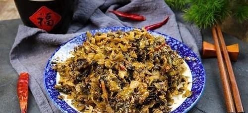 腌酸菜我有窍门,记住这3点,酸菜不起沫不长白,放一年也不坏