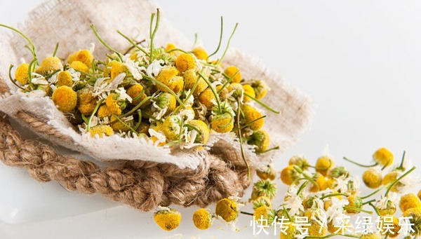 洋甘菊|女性到40岁,常用3种食物泡水,袪皱淡斑,延缓衰老,青春永驻