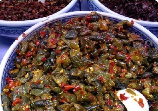 晚餐|吃1次等于吃10个塑料袋,7岁男童积食不长个,只因“毒晚餐”