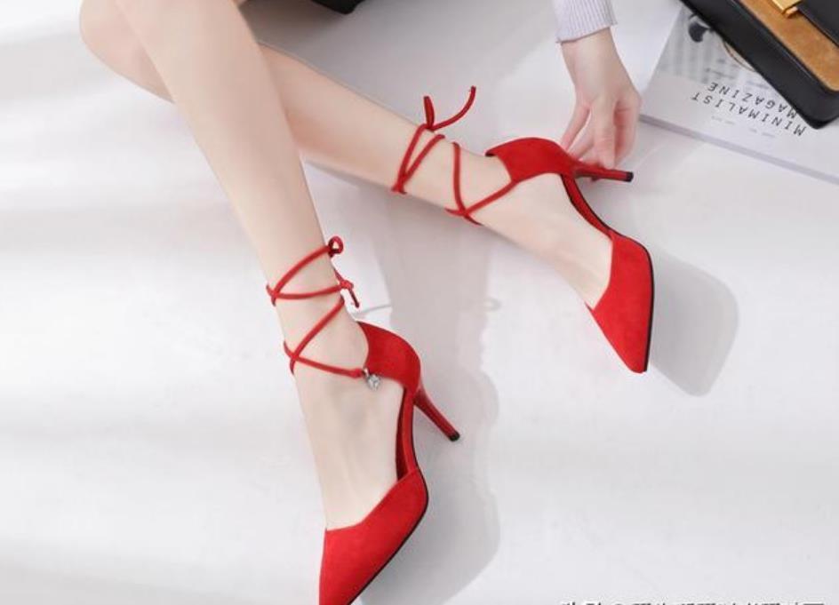 精致|精致高跟鞋,衬托出纤细玉足,婷婷玉直美轮美奂