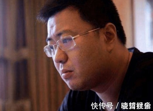 小说@他抄了7年同一个人的小说,如今却年入6000万,真是讽刺!