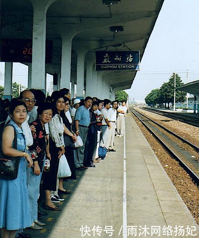 外国游客街拍集锦，二十年前的市井生活，几代人难忘的记忆