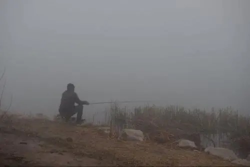 冬钓鲫鱼,老手遇“三种天气”不会下钓,钓也是白钓