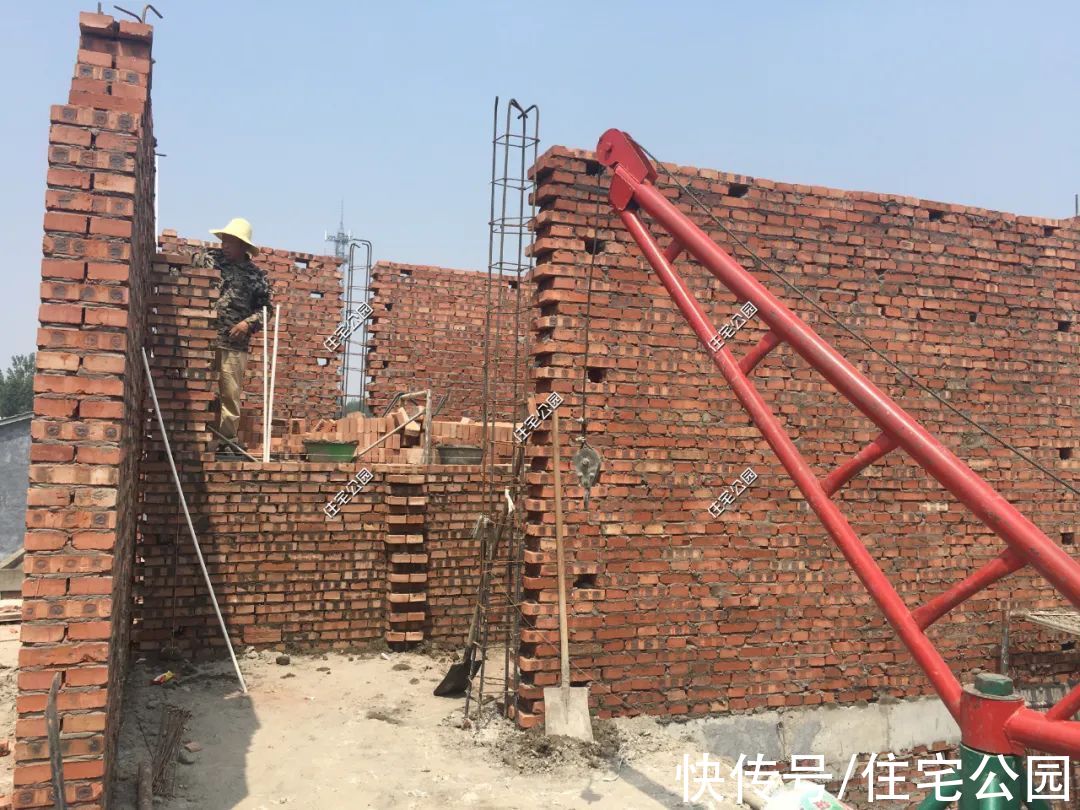 楼面|河南农村85万建三层别墅，比效果图还漂亮