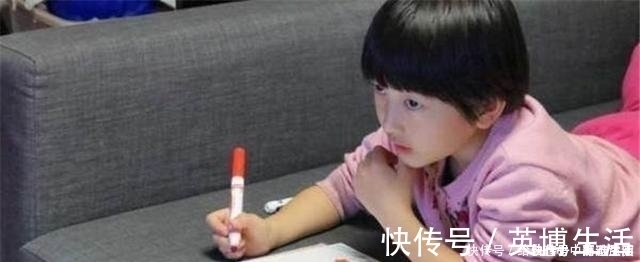 熊孩子摔坏亲戚手办，奶奶开启“护犊子”模式，听到赔偿价格懵了