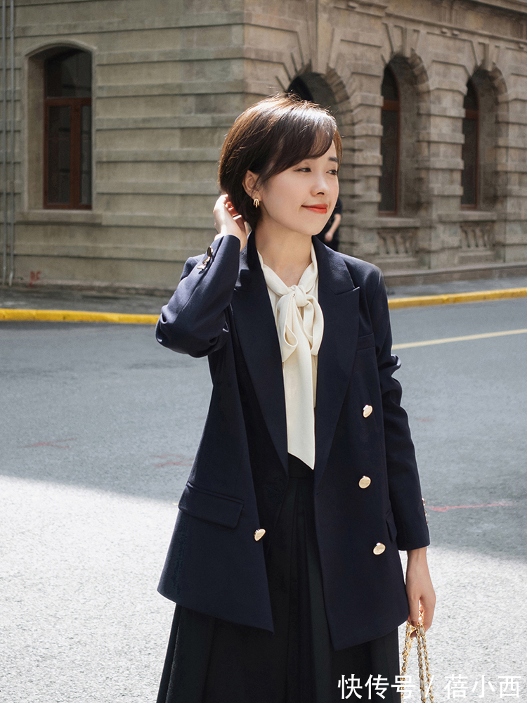 围巾 职场女性还是穿“西装”最高级,搭配裤子、半身裙,优雅又有范儿