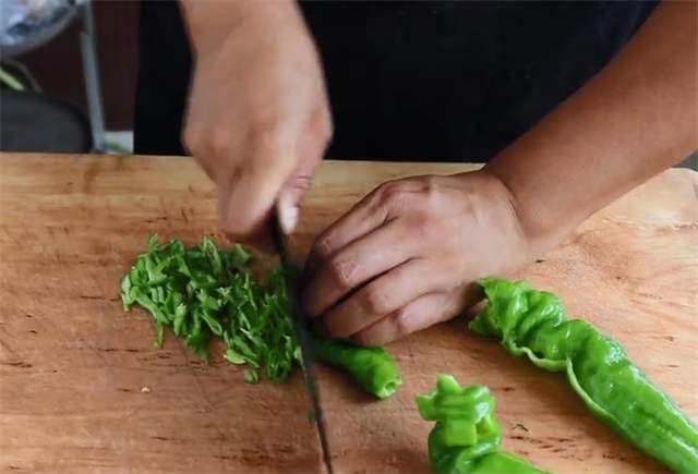 饭店|怪不得饭店的凉拌黄瓜那么好吃,原来技巧如此简单,看一遍就学会