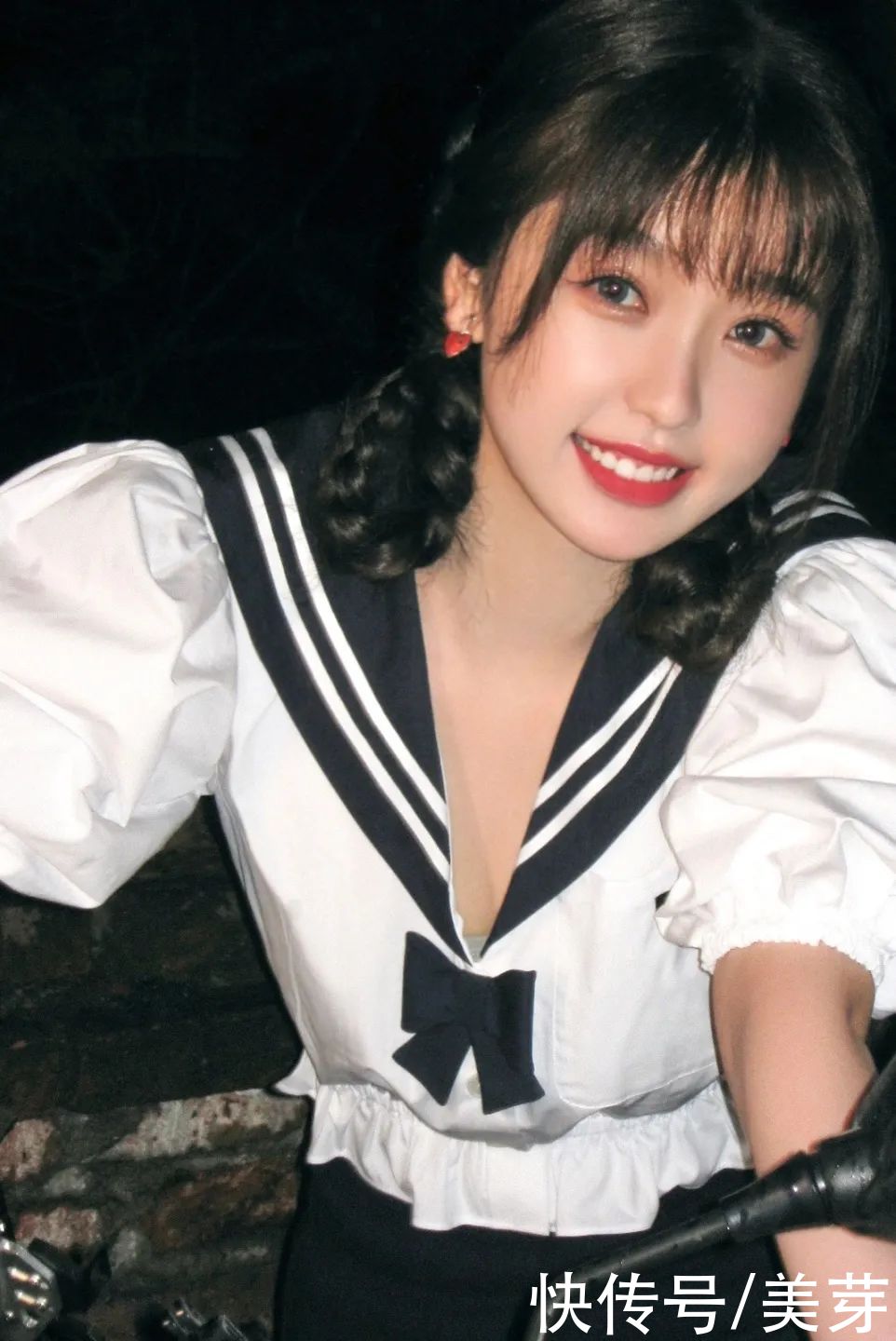 宝藏女孩|00后输了，这届95后小花也太会穿了吧