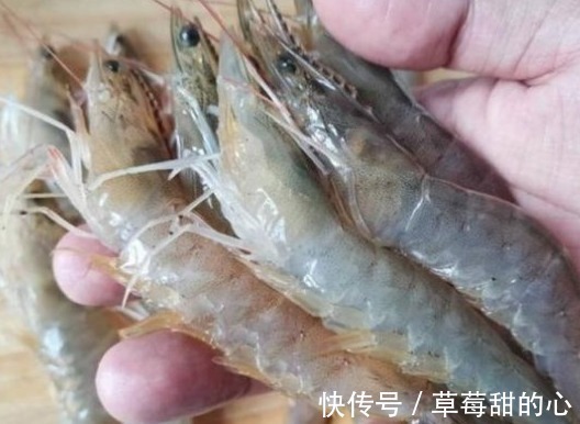 买大虾时,内行人从不买这3种,碰到扭头就走,老板自己从不吃