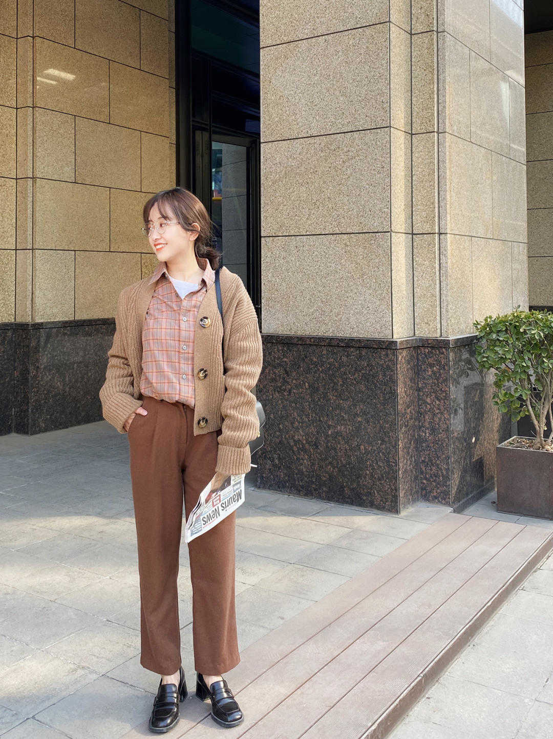 穿搭 穿衣打扮懂“配色”很重要,秋天穿“棕色”高级又洋气,成熟精致