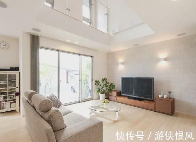 晾衣绳|不对比不知道,原来日本人都把楼梯走廊改成阳台,实用性这么多!