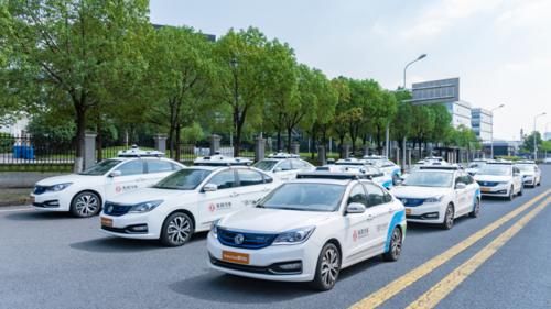 求稳|抢跑RoboTaxi赛道，自动驾驶公司“求快”还是“求稳”？