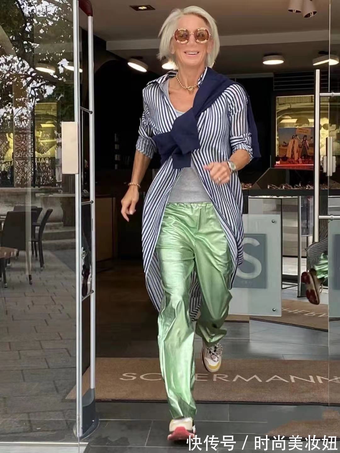 年纪|年过60的状态比年轻人还好,一把年纪穿得时髦洋气,优雅又高级