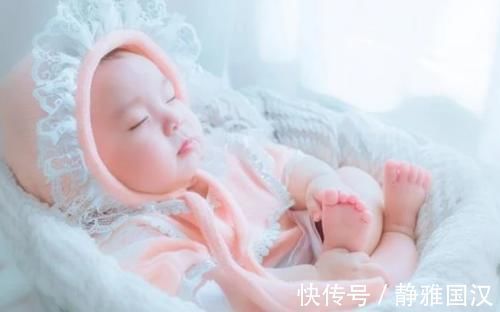 脊椎|父母要经常抚摸孩子这几个位置,孩子不仅睡得香,大脑也会更聪明