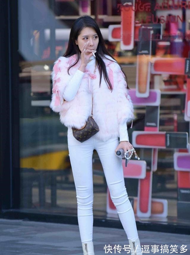 时尚 打底裤助你站在前沿时尚元素,搭配出曼妙身姿,气质非凡!