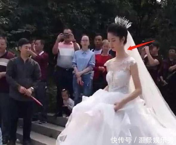 自信心|新娘“长颈鹿脖子”走红,天鹅颈显高贵,网友:新郎娶了在逃公主