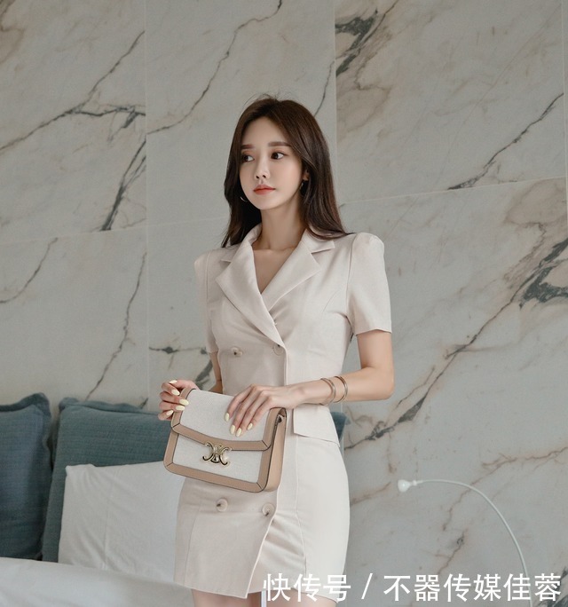 日常穿搭|女神孙允珠时尚穿搭:职场与日常必备的西装裙,优雅时尚
