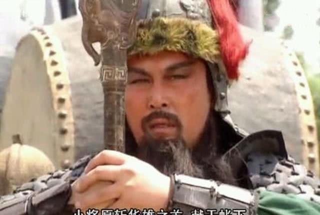 关羽|演义中曹操为何不派人战华雄,反而让功于关羽?你看袁绍兄弟干了啥