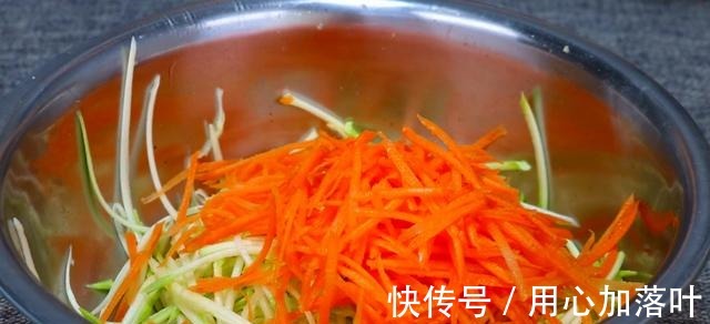 西葫芦鸡蛋|早餐学会这样做,10分钟就出锅,又香又好吃,做法超简单!