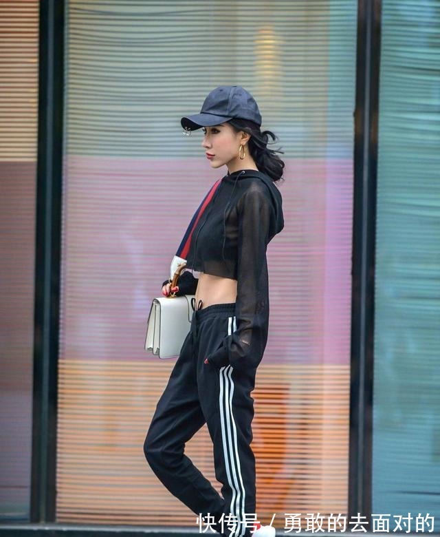 时尚 运动裤穿在身上更显瘦,极具个性还能彰显青春,减龄又时尚!