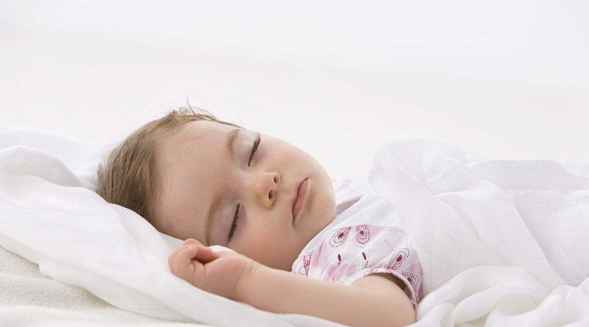 睡眠质量|宝宝睡得越多越好?质量不只与时长有关,5个要素的数据少不了