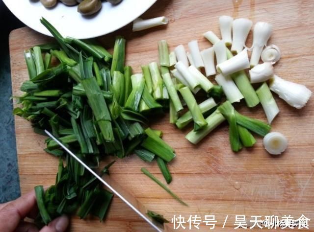 猪肉|猪肉不炒不炖，还不用焯水！多加“这一步”，香掉牙，过节必备