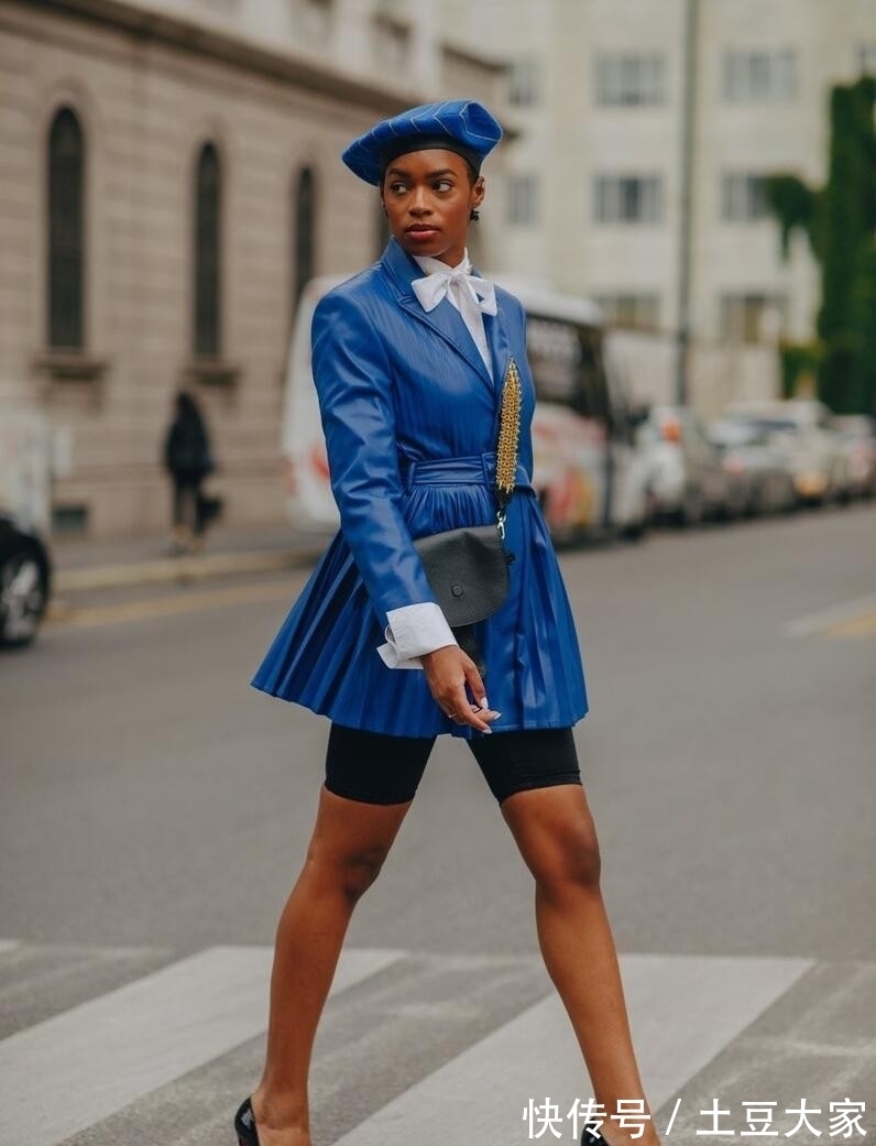 搭配 女人过了35岁打扮嫩点,穿大衣别戴毛线帽,彩色贝雷帽才高级